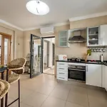 Centre Escape *